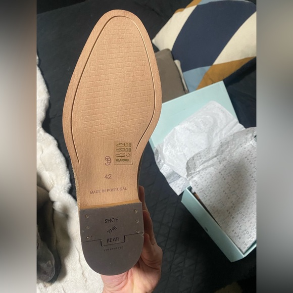 The shoe bear size US 9. Fits like a 9.5. Brand new - Picture 7 of 13